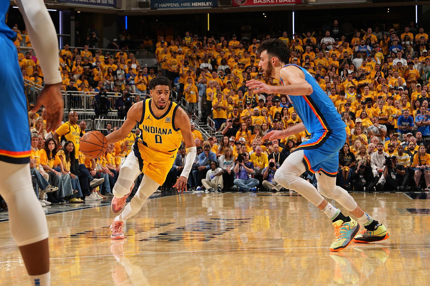 戴格诺特：霍姆格伦外线防守非常出色 换防能力也很突出