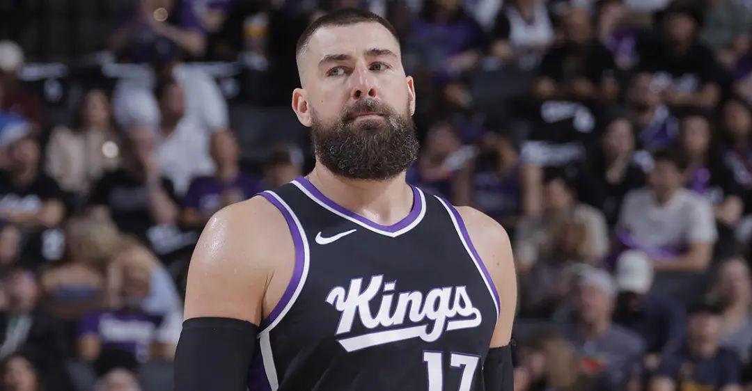 约老师：留下吧，你来首发，我打替补！你笑国王太疯癫，国王笑你看不穿