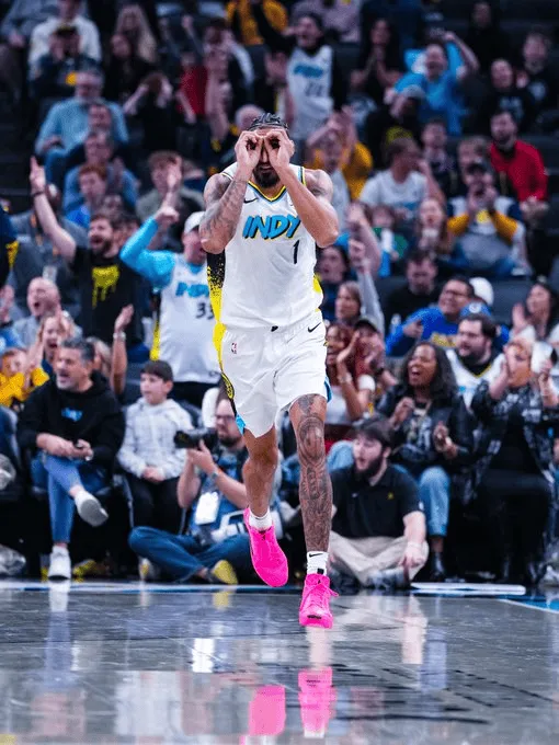 难忘的赛季！步行者官方晒上季经典瞬间：哈利东决捧杯在列