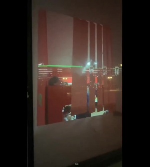 非常不满！英格兰U21更衣室遭到偷拍，恩瓦内里用毛巾怒砸玻璃