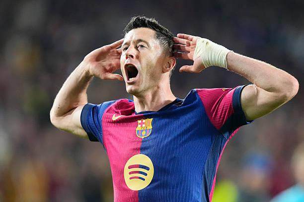 开云官方网站-巴萨三叉戟包办四球！拉菲+莱万+亚马尔比肩MSN？