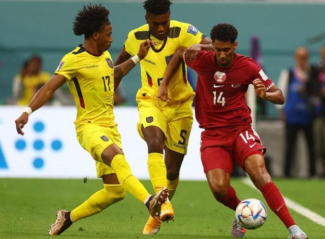 开云官方网站-卡塔尔踢出国足既视感，东道主为什么这么怂？